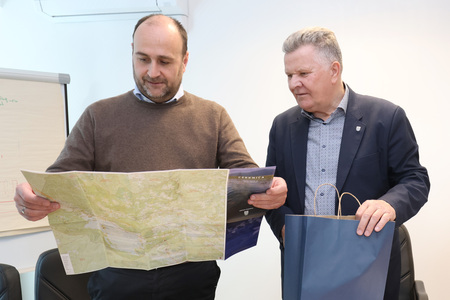 PODPIS POGODBE PGD CAJNARJE 13 FOTO LJUBO VUKELIČ